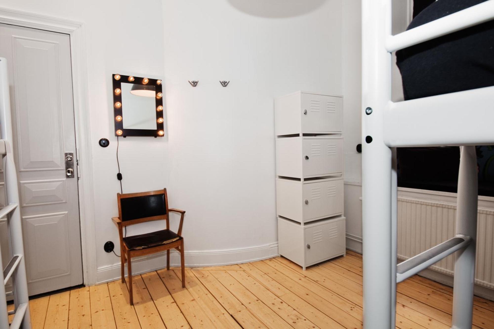 Bed 4-Bed Woman Only Dormitory Room