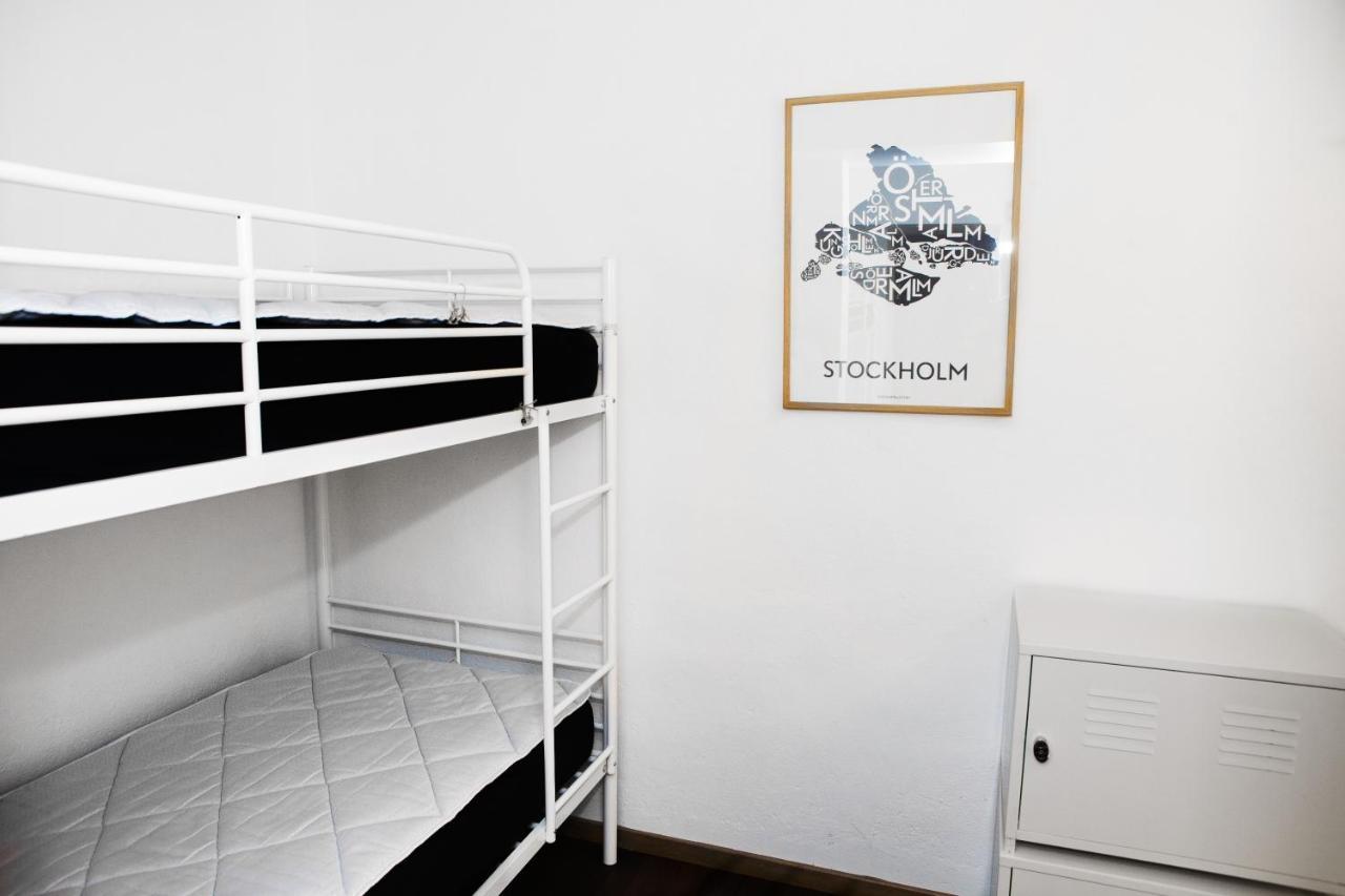 Bed 6-Bed Dormitory Room